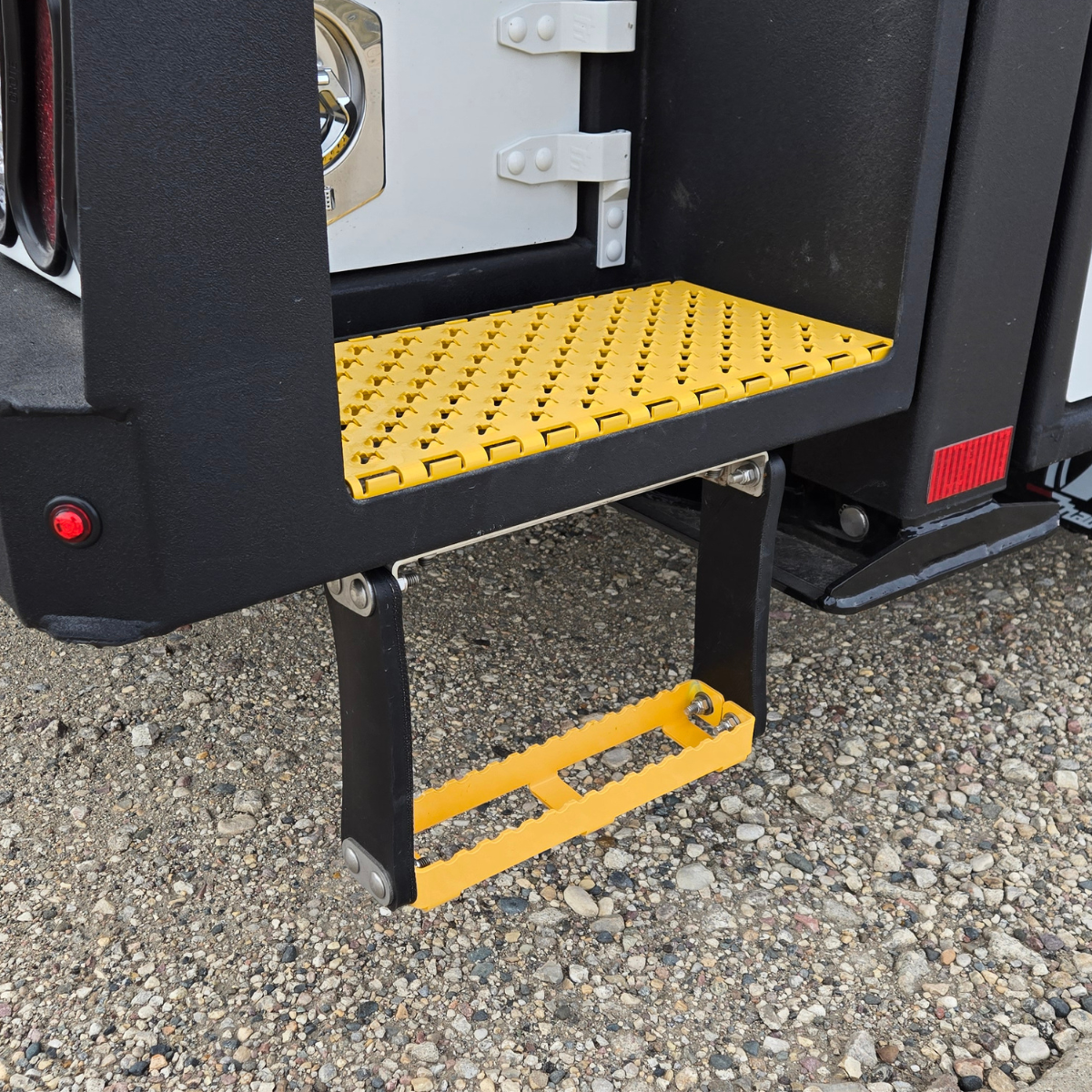 Maintainer Service Truck Bolt-On Bumper Step