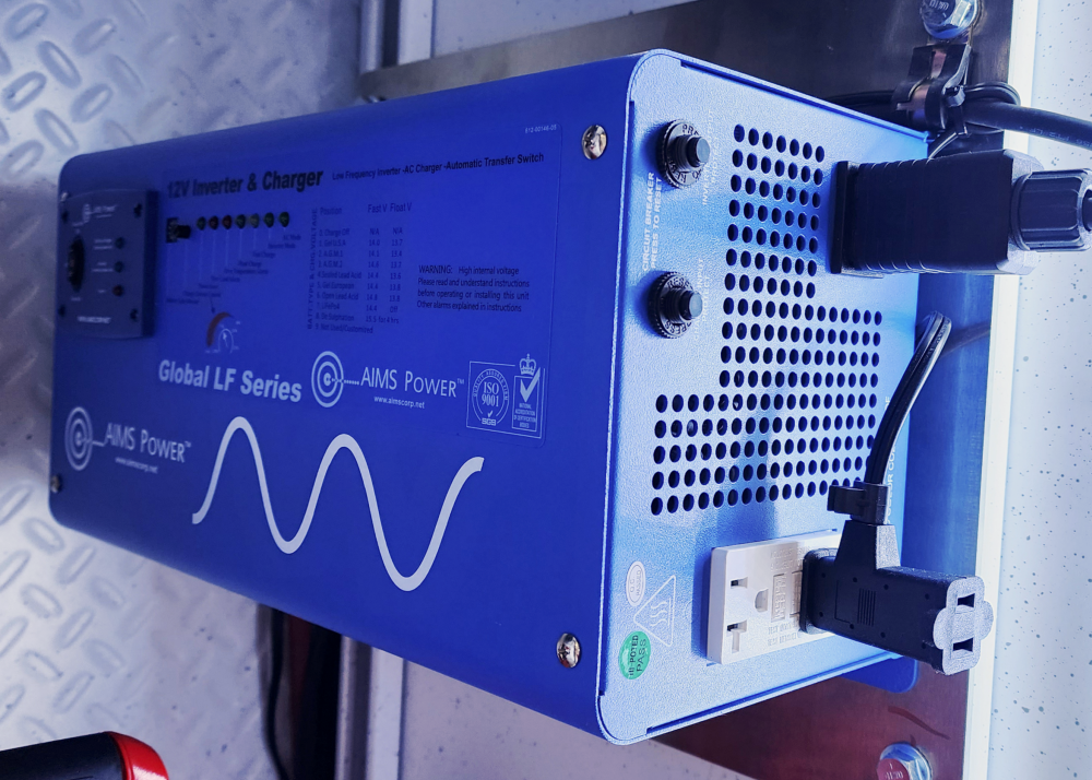 1000-watt Pure Sine Inverter w/ Battery Charger 12V - Service Truck Accessories